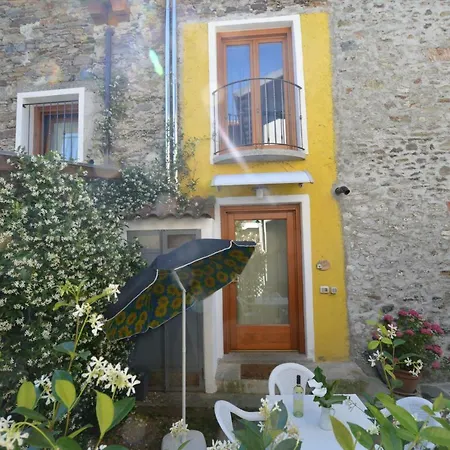 Holiday home Rustico Giulietta E Romeo *
